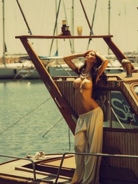 Kristina Kazakova Exhibits Beautiful Body At Sea