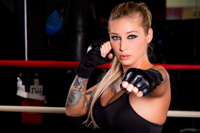 Kleio Valentien In The Ring 03