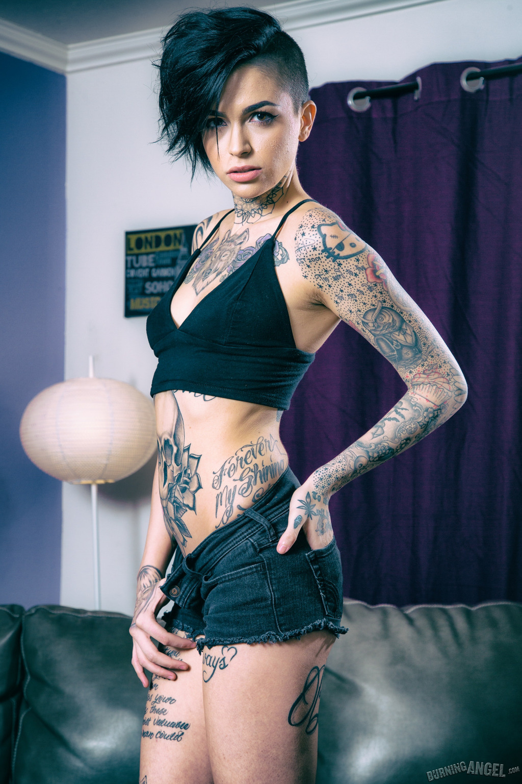 Horny Tattooed Girl Leigh Raven 03