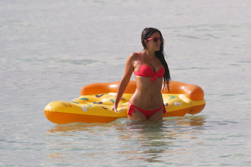 Claudia Romani In Pink Bikini 12