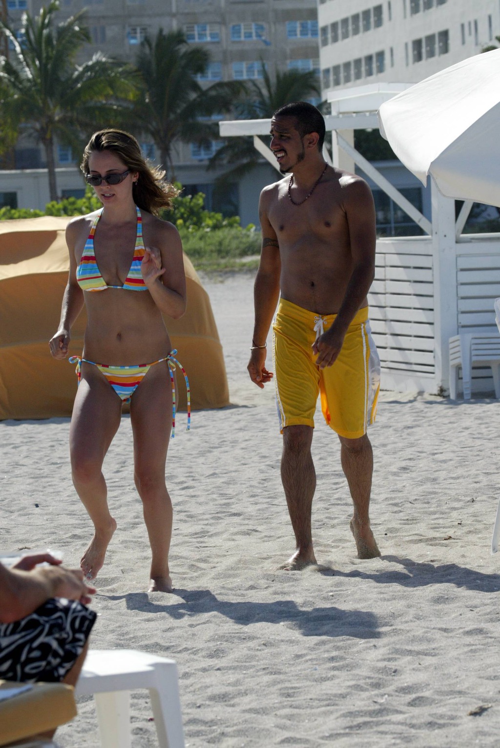 Eliza Dushku Glamour Pictures 01