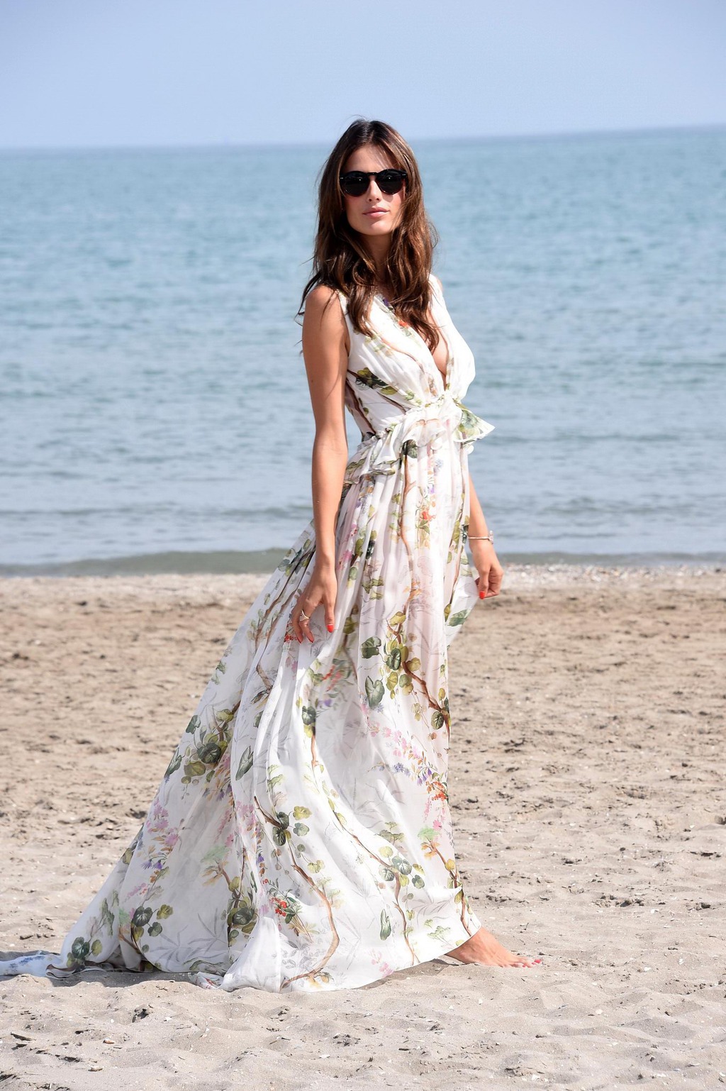 Alessandra Ambrosio On Seaside 02