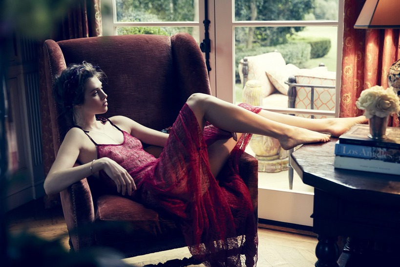 Anais Pouliot Poses In Sexy Lingerie 06