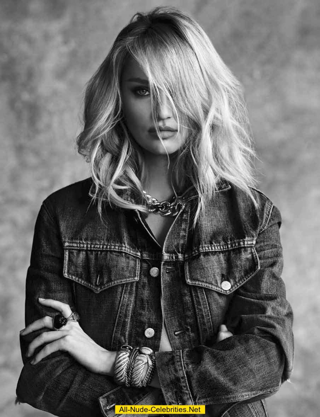 Candice Swanepoel Poses Totally Naked 05