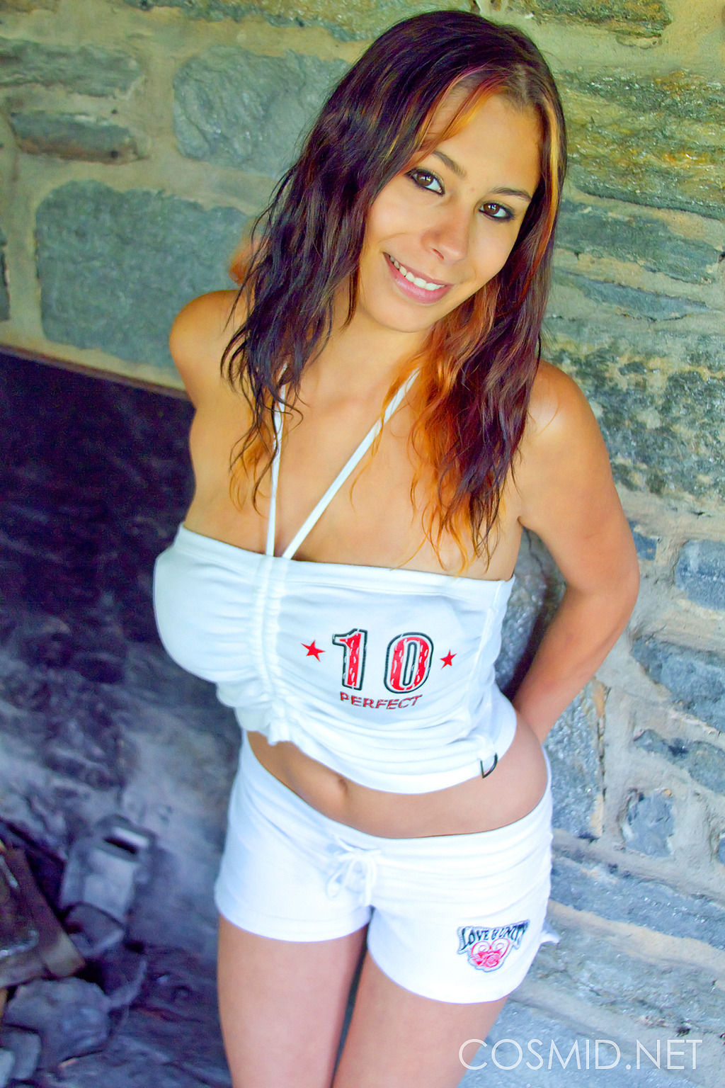 Busty Nikey 01