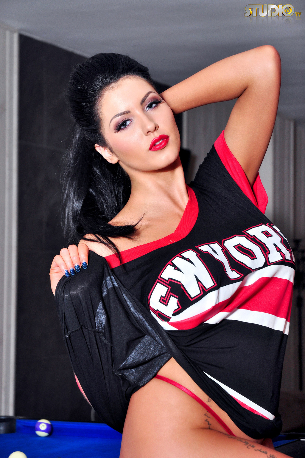 Yasmine James Glamour Babe 06