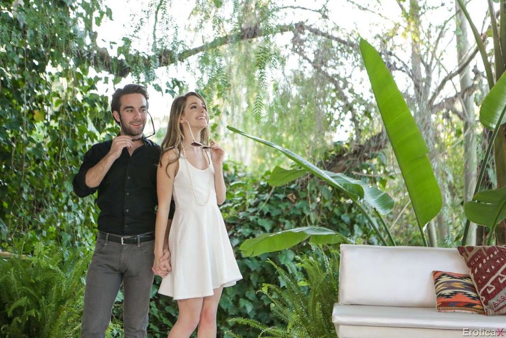 Horny Kimmy Granger Fucks Her Man In The Hot Tub 00