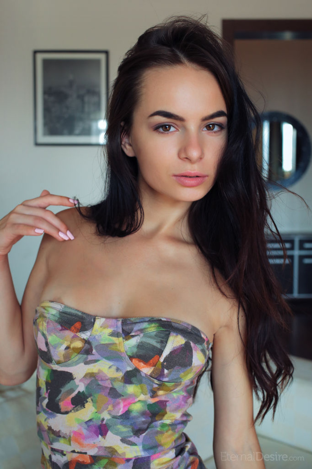 Sexy Girl Debora Gets Nude 02