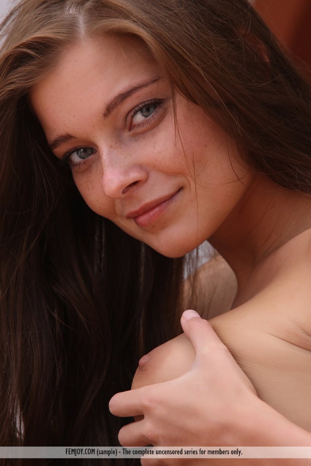 Angelina Strips Nude By The Pool 13