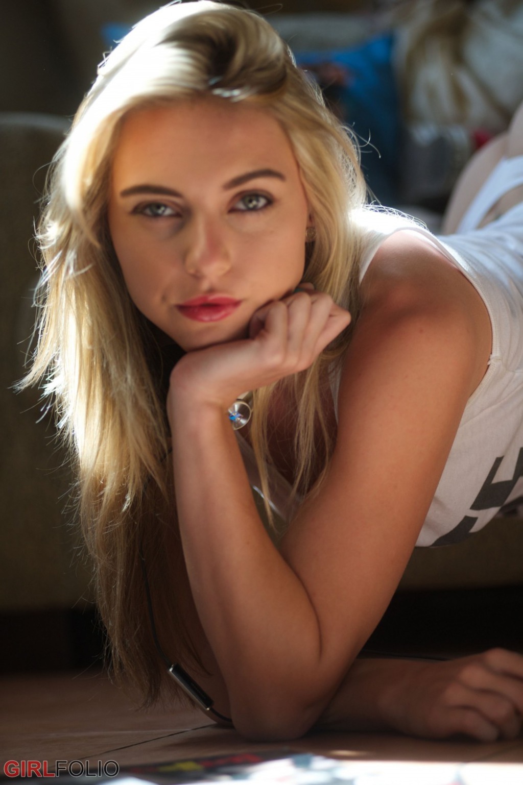 Chloe Toy Gets Horny Listening To Her Music 05