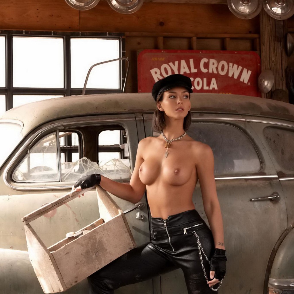 Rachel Cook Shows Her Beautiful Tits 09