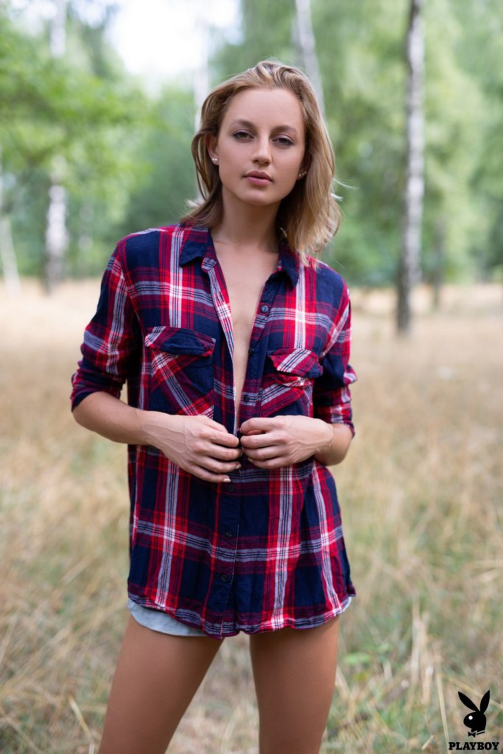 Skinny July Miller Wants To Pose Nude Outdoors 00