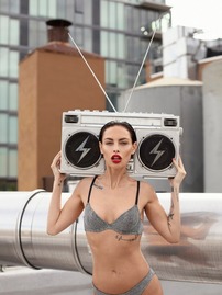 Gorgeousl Teela Laroux