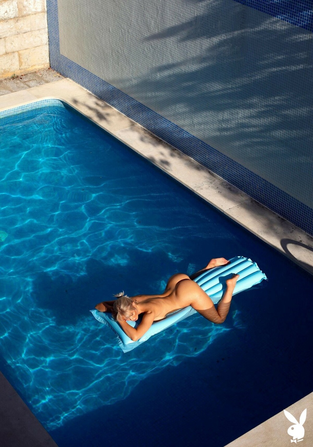 Amalie Olufsen Proudly Shows Her Stunning Body  14